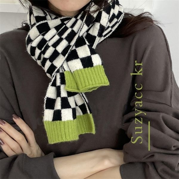 plaid knitted wool checkerboard color contrast scarf women's korean version 2021 winter new fashion versatile, Blue;black
plaid knitted wool checkerboard color contrast scarf women's korean version 2021 winter new fashion versatile, Blue;black