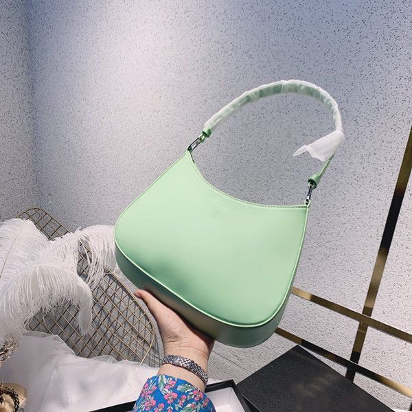 designers shoulder bags leather handbags designer selling lady cross-body luxury bag chain tote size28x19x5
designers shoulder bags leather handbags designer selling lady cross-body luxury bag chain tote size28x19x5