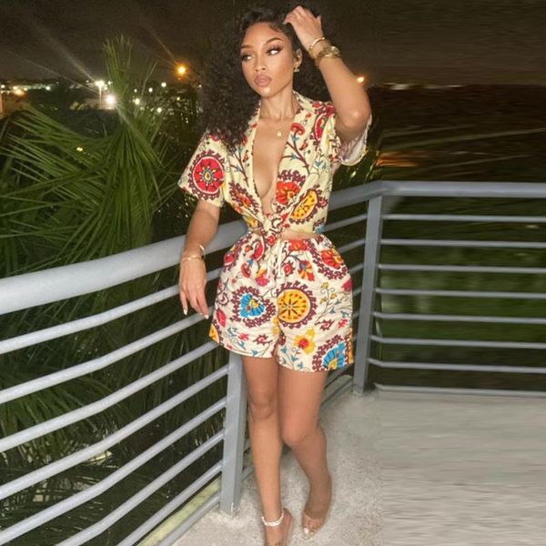 paisley bandanna print vintage two piece sweatsuit woman bow tie short sleeve crop and biker shorts summer co-ord outfits women's track, Gray
paisley bandanna print vintage two piece sweatsuit woman bow tie short sleeve crop and biker shorts summer co-ord outfits women's track, Gray