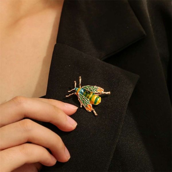 new enamel drop bee personalized painting oil insect men's pin brooch suit accessories, Gray
new enamel drop bee personalized painting oil insect men's pin brooch suit accessories, Gray