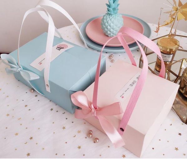 100pcs pink blue paper gift box with handle mooncake biscuit candy party wedding favors giveaway boxes sn3803 wrap
100pcs pink blue paper gift box with handle mooncake biscuit candy party wedding favors giveaway boxes sn3803 wrap