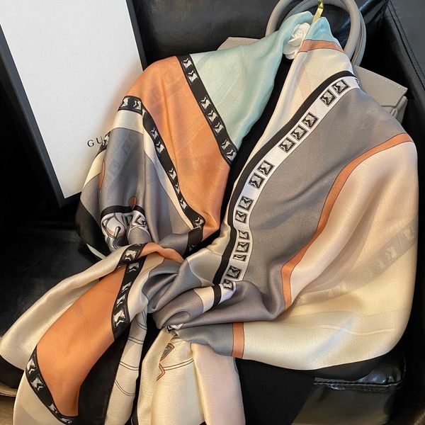 2021 simulation silk korean fashion prted scarf early autumn women's warm and wdproof bib winter, Blue;gray
2021 simulation silk korean fashion prted scarf early autumn women's warm and wdproof bib winter, Blue;gray