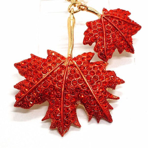 European And American Style Creative Fashion Pendant Metal Double Maple Leaf Keychain Creative Small Gift
European And American Style Creative Fashion Pendant Metal Double Maple Leaf Keychain Creative Small Gift