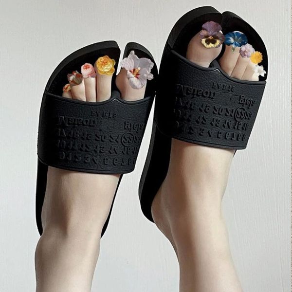 slippers women 2021 summer printed letters split toes large size outside wear beach female casual non slip slides, Black
slippers women 2021 summer printed letters split toes large size outside wear beach female casual non slip slides, Black