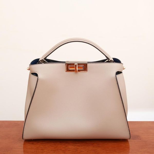 evening bags designer genuine leather women handbag fashion large capacity tote buckle bag classic design shoulder messenger bolsos mujer
evening bags designer genuine leather women handbag fashion large capacity tote buckle bag classic design shoulder messenger bolsos mujer