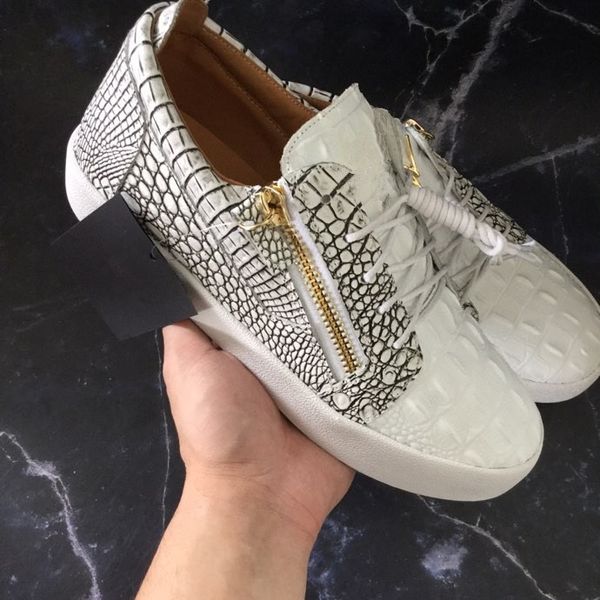 2021 reds bottom shoes sneaker rhinestone sneakers red sole women men flats fashion casual shoe, Black;red
2021 reds bottom shoes sneaker rhinestone sneakers red sole women men flats fashion casual shoe, Black;red