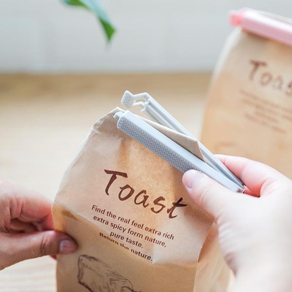 bag clips 2 pcs sealing clip fresh food storage mini vacuum clamp household kitchen tool accessories
bag clips 2 pcs sealing clip fresh food storage mini vacuum clamp household kitchen tool accessories