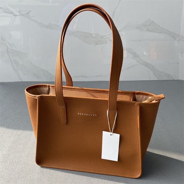2022 new handbags tote bag cowhide leisure mommy hand bag large long handle lc single shoulder portable fashion bags
2022 new handbags tote bag cowhide leisure mommy hand bag large long handle lc single shoulder portable fashion bags