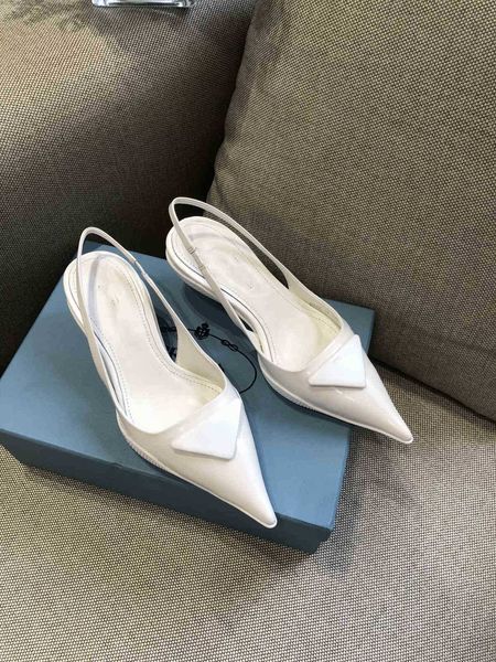 2021 fashion dress shoes ladies high heels exquisite and comfortable strap women letters short boots leather material size 35-42 hd0411 zlh, Black
2021 fashion dress shoes ladies high heels exquisite and comfortable strap women letters short boots leather material size 35-42 hd0411 zlh, Black