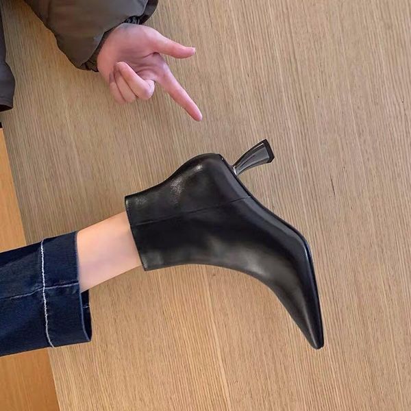 boots 2021 luxury designer women high heels western cowboy leather block white ankle thin shoes, Black
boots 2021 luxury designer women high heels western cowboy leather block white ankle thin shoes, Black