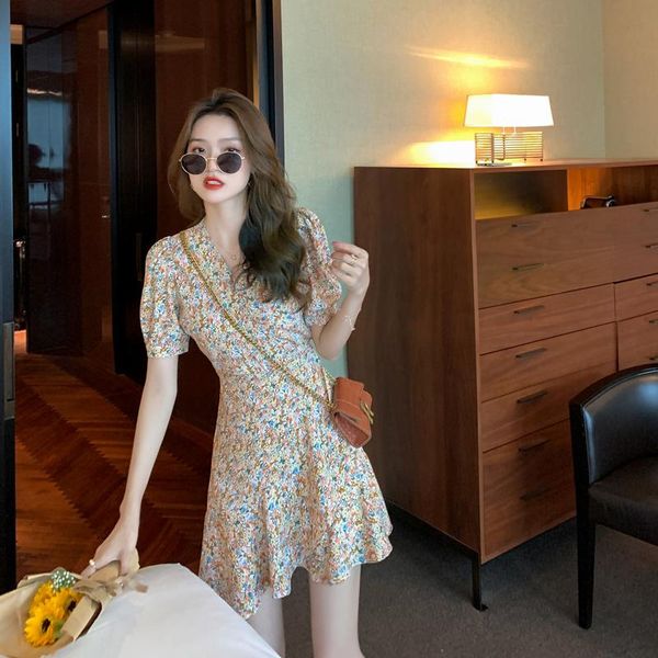 casual dresses in the summer of 2021 french retro floral dress received female show thin waist temperament v-neck a chip, Black;gray
casual dresses in the summer of 2021 french retro floral dress received female show thin waist temperament v-neck a chip, Black;gray