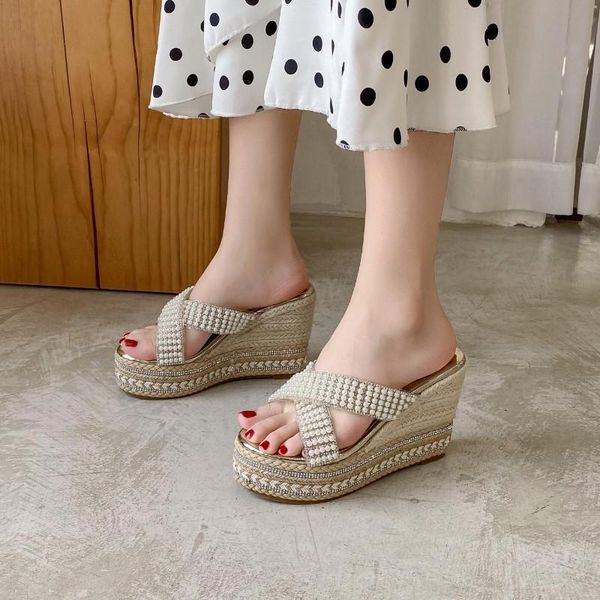 slippers summer sweet wind fashion pearl slope with thick sole elegant ladies casual beach shoelace waterproof platform., Black
slippers summer sweet wind fashion pearl slope with thick sole elegant ladies casual beach shoelace waterproof platform., Black
