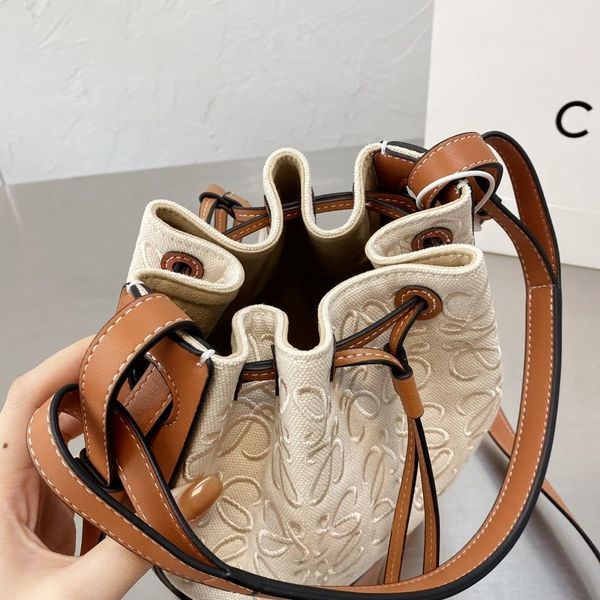 women designers luxurys bags handbag wholesale outlet embroidered leather stitching life comes from love bag hileng
women designers luxurys bags handbag wholesale outlet embroidered leather stitching life comes from love bag hileng