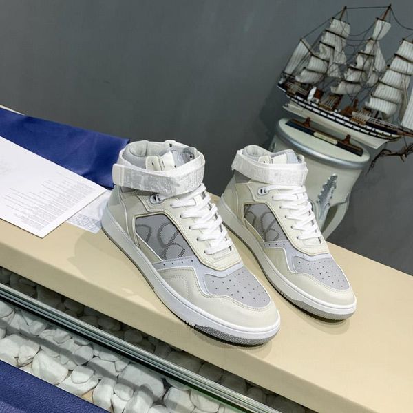 2021 sports fashion leather shoes casual couple show cartoon quality simple atmosphere outdoor l classic high wholesale 35-46 aktpo, Black
2021 sports fashion leather shoes casual couple show cartoon quality simple atmosphere outdoor l classic high wholesale 35-46 aktpo, Black