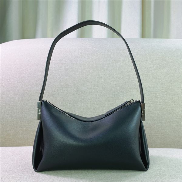 design hand 2021 new osoi bean niche design cowhide underarm women's metal buckle one shoulder portable lunch box bag mkuc
design hand 2021 new osoi bean niche design cowhide underarm women's metal buckle one shoulder portable lunch box bag mkuc