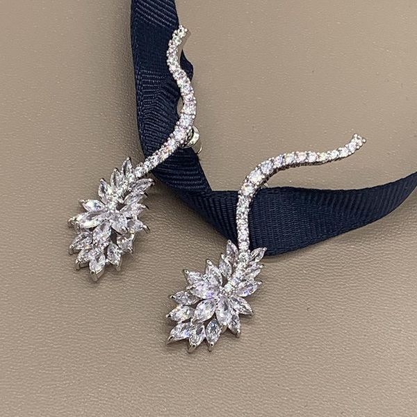 dangle & chandelier full irregular curve leaf tassel earrings wild female show thin tide, Silver
dangle & chandelier full irregular curve leaf tassel earrings wild female show thin tide, Silver