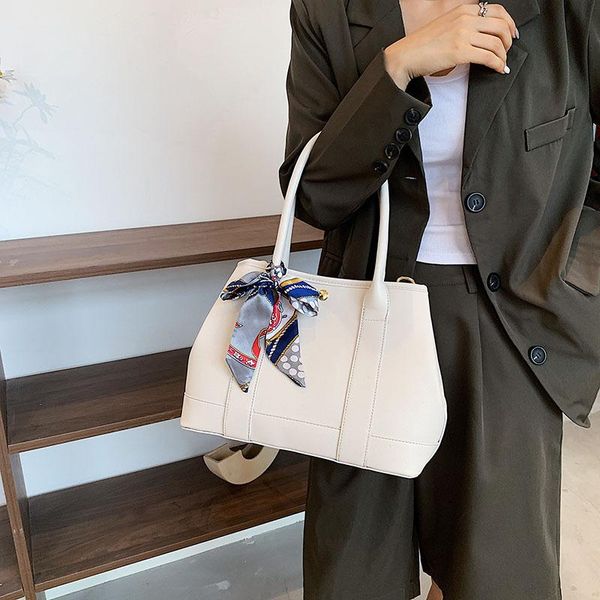 evening bags 2021 trendy texture female bag silk scarf simple large-capacity shopping bucket one-shoulder portable tote
evening bags 2021 trendy texture female bag silk scarf simple large-capacity shopping bucket one-shoulder portable tote