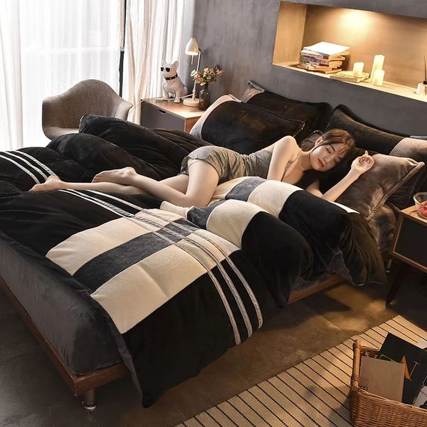 2021 milk velvet coral four piece set thickened flannel double side bed sheet flannel crystal velvet quilt cover
2021 milk velvet coral four piece set thickened flannel double side bed sheet flannel crystal velvet quilt cover