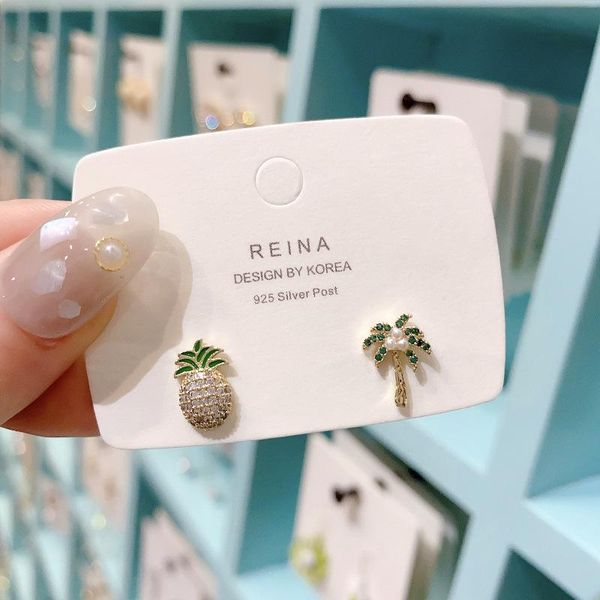 simple fashion small exquisite micro-zircon inlaid asymmetric coconut pineapple earrings for women stud, Golden;silver
simple fashion small exquisite micro-zircon inlaid asymmetric coconut pineapple earrings for women stud, Golden;silver
