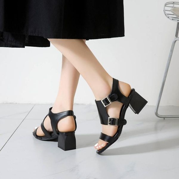 sandals 2021 summer street punk metal buckle strap gladiator for women big size 48 black white yellow chunky heels sandal shoes
sandals 2021 summer street punk metal buckle strap gladiator for women big size 48 black white yellow chunky heels sandal shoes