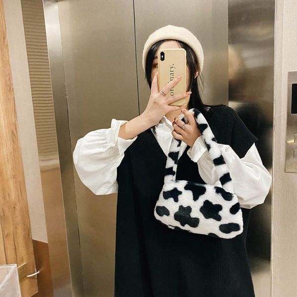 retro women plush shoulder bags winter fashion animal pattern underarm bag female elegant lady handle handbag for 2021 trend 
retro women plush shoulder bags winter fashion animal pattern underarm bag female elegant lady handle handbag for 2021 trend