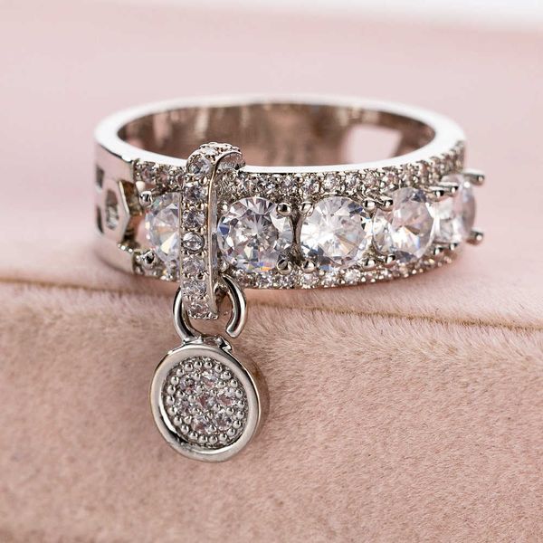 2020 new arrival vintage rose gold silver color crystal wedding rings for woman luxury white zircon engagement ring jewelry gift p0818
2020 new arrival vintage rose gold silver color crystal wedding rings for woman luxury white zircon engagement ring jewelry gift p0818