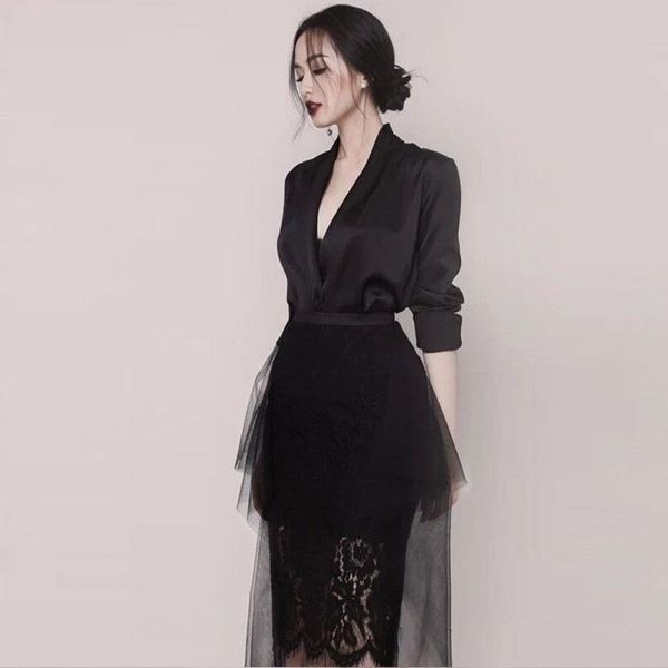 runway spring skirt suits fashion white deep v neck shirt women + irregula mesh patchwork lace two piece dress
runway spring skirt suits fashion white deep v neck shirt women + irregula mesh patchwork lace two piece dress