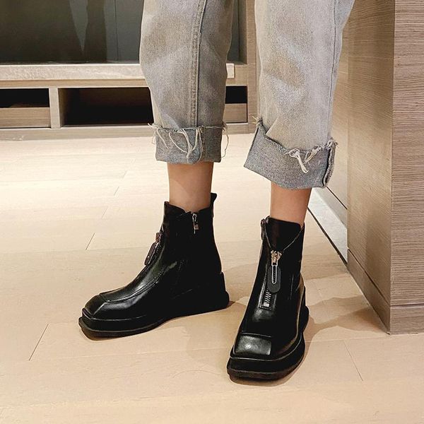 boots 2021 autumn breathable motorcycle short genuine leather black riding female british style fashionable
boots 2021 autumn breathable motorcycle short genuine leather black riding female british style fashionable