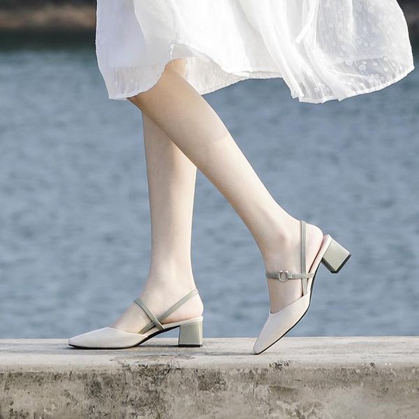 dress shoes korean style medium thick heel gentle sandal summer 2021 with u-shape buckle fashion ladies', Black
dress shoes korean style medium thick heel gentle sandal summer 2021 with u-shape buckle fashion ladies', Black