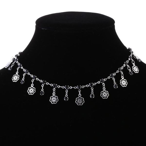 pendant necklaces trendy handmade hollow flower exquisite clavicle chain for women fashion silver color beads chokers necklace jewelry
pendant necklaces trendy handmade hollow flower exquisite clavicle chain for women fashion silver color beads chokers necklace jewelry