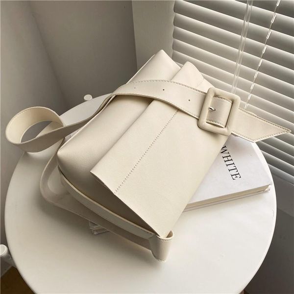 evening bags design white pu flip bag women's 2021 ladies one-shoulder handbag fashion messenger simple small square
evening bags design white pu flip bag women's 2021 ladies one-shoulder handbag fashion messenger simple small square