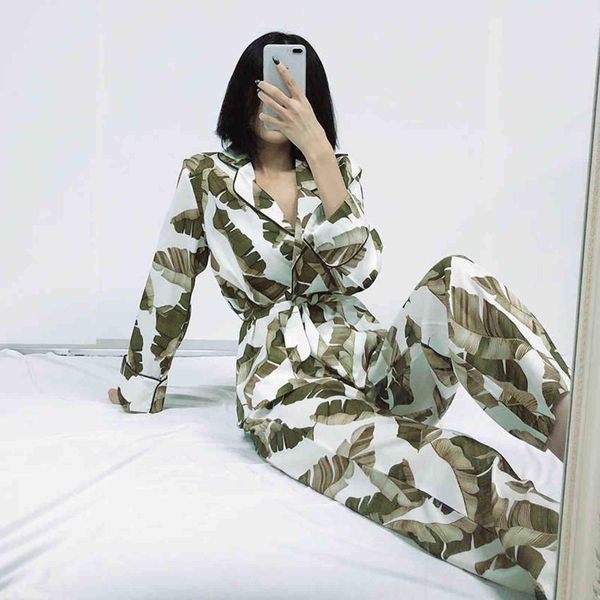 hiloc banana leaf robe sets long sleeve satin pajamas tropical graphic 2 piece set women sleepwear home suit sets bathrobe 211109, Black;red
hiloc banana leaf robe sets long sleeve satin pajamas tropical graphic 2 piece set women sleepwear home suit sets bathrobe 211109, Black;red