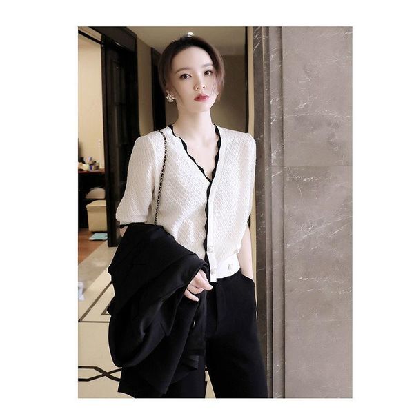 women's knits & tees autumn knitted sweater elegant double row pearl buckle v collar jacquific girl, White
women's knits & tees autumn knitted sweater elegant double row pearl buckle v collar jacquific girl, White