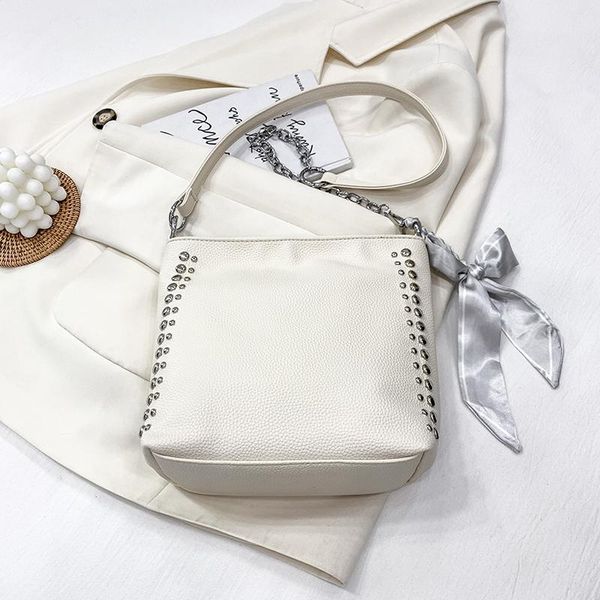 evening bags retro chains rivet large capacity tote bag women shoulder lady commuting pu leather handbag and purses solid color
evening bags retro chains rivet large capacity tote bag women shoulder lady commuting pu leather handbag and purses solid color