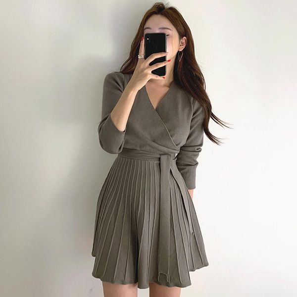 casual dresses high waist sweater dress for women winter clothing elegant solid grey v neck korean knitting woman pleated mini vestido, Black;gray
casual dresses high waist sweater dress for women winter clothing elegant solid grey v neck korean knitting woman pleated mini vestido, Black;gray