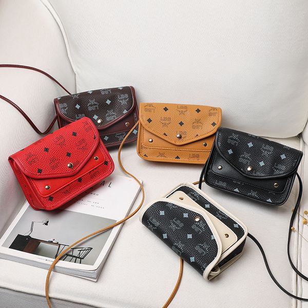 women's 2021 new one shoulder messenger bag fashion personality simple small square bag
women's 2021 new one shoulder messenger bag fashion personality simple small square bag