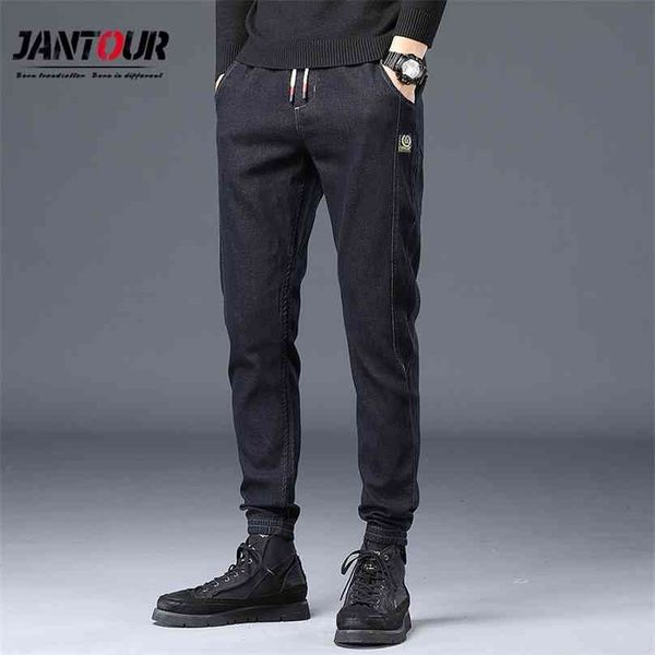 hip hop harem fashions black blue cotton jeans men streetwear korean style denim modis kpop pants trousers male brand clothes 210716
hip hop harem fashions black blue cotton jeans men streetwear korean style denim modis kpop pants trousers male brand clothes 210716