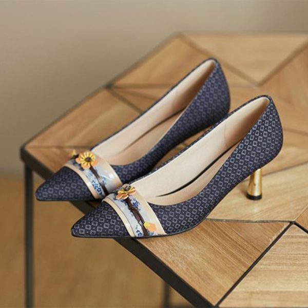 dress shoes women pumps pointed toe thin heels shallow women's slip on flower elegant shoe for autumn ladies footwear 2021 fashion, Black
dress shoes women pumps pointed toe thin heels shallow women's slip on flower elegant shoe for autumn ladies footwear 2021 fashion, Black