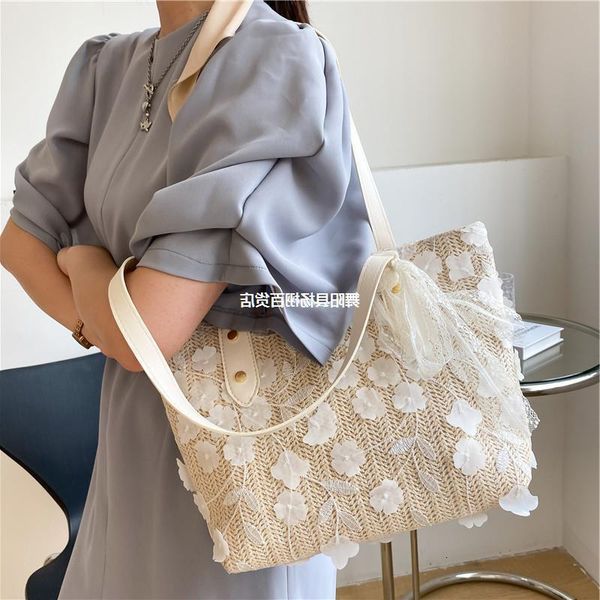 summer fairy 2021 new korean straw lace shoulder bag hand large capacity bucket shopping
summer fairy 2021 new korean straw lace shoulder bag hand large capacity bucket shopping