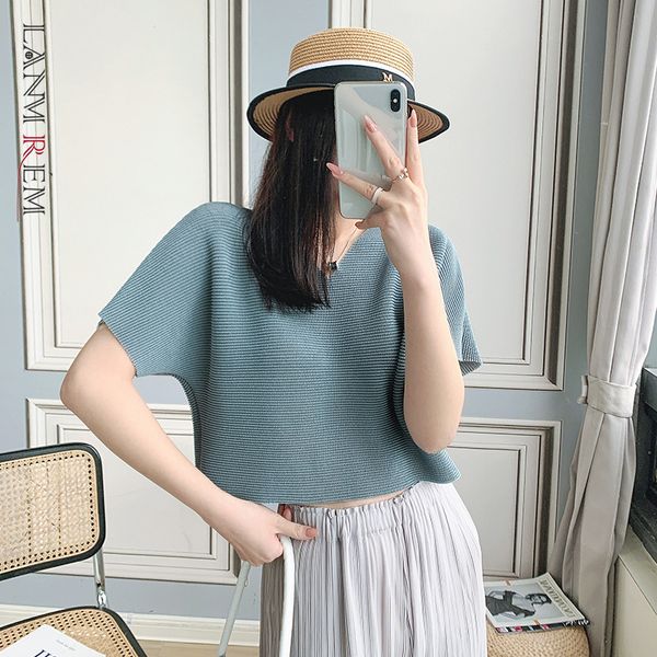 pleated t-shirt for women summer short sleeve v neck loose casual large size shirts ladies fashion 2d3613 210507, White
pleated t-shirt for women summer short sleeve v neck loose casual large size shirts ladies fashion 2d3613 210507, White