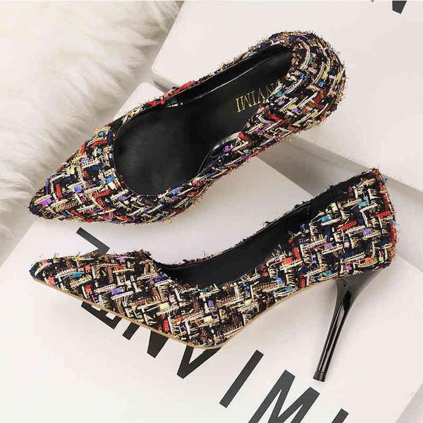 fashion slim high heeled shoes women's shoes thin heeled high heeled shallow mouth pointed fabric single shoes, Black
fashion slim high heeled shoes women's shoes thin heeled high heeled shallow mouth pointed fabric single shoes, Black