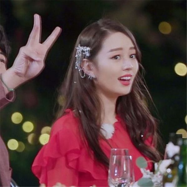 bjh wife's romatic travel gia's wife's romatic jourey gia's same hairsame hairpi clips n side card hairstyle barrettes f, Golden;silver
bjh wife's romatic travel gia's wife's romatic jourey gia's same hairsame hairpi clips n side card hairstyle barrettes f, Golden;silver