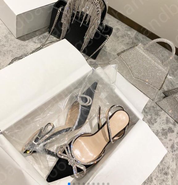 2021 flip-flop high heel design glitter upper suede inline leather soles, heel height approx. 85mm, Black
2021 flip-flop high heel design glitter upper suede inline leather soles, heel height approx. 85mm, Black