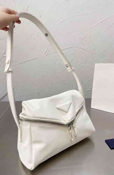 purse online 21 medieval new triangle postman soft sling shoulder messenger bag women's bag versatile
purse online 21 medieval new triangle postman soft sling shoulder messenger bag women's bag versatile
