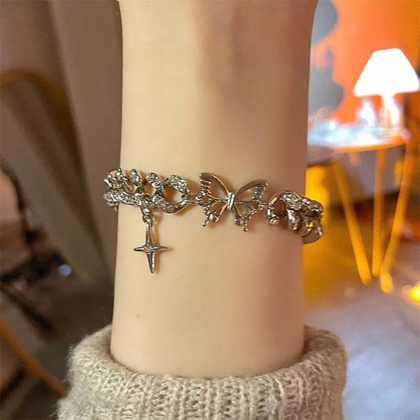 charm bracelets fashion hollow butterfly bracelet for women ladies silver color chunky chain shinning rhinestone accessories, Golden;silver
charm bracelets fashion hollow butterfly bracelet for women ladies silver color chunky chain shinning rhinestone accessories, Golden;silver