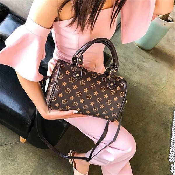 korean fashion girls one-shoulder bag set three-piece crossbody pack+wallet+mini coin case suit handbag retro messenger bags travel totes gi, Black
korean fashion girls one-shoulder bag set three-piece crossbody pack+wallet+mini coin case suit handbag retro messenger bags travel totes gi, Black