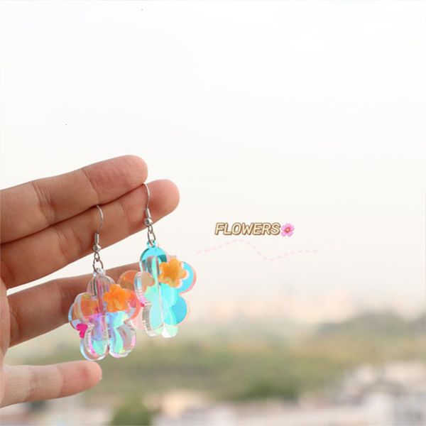 2021 spring and summer new stereo polarized dazzling laser flower korean temperament elegant style earrings jewelry girl, Black
2021 spring and summer new stereo polarized dazzling laser flower korean temperament elegant style earrings jewelry girl, Black