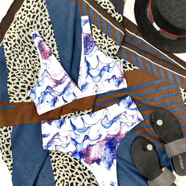 women's swimwear retro elegant ink printing swimsuit 2021 summer fashion split ladies bikini beach clothing, White;black
women's swimwear retro elegant ink printing swimsuit 2021 summer fashion split ladies bikini beach clothing, White;black