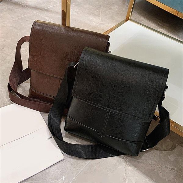 fashion mens handbag designer leather business diagonal briefcase solid color classic bag drop good quality
fashion mens handbag designer leather business diagonal briefcase solid color classic bag drop good quality