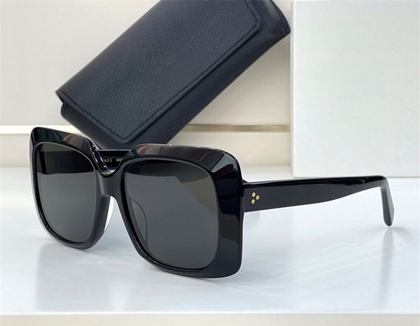 fashion trend designer 40096 sunglasses for women retro simple square shape oversized glasses outdoor fashionable wild style anti-ultraviole, White;black
fashion trend designer 40096 sunglasses for women retro simple square shape oversized glasses outdoor fashionable wild style anti-ultraviole, White;black